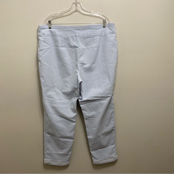 Crown & Ivy Plus Size Blue/White Seersucker Ankle Pants - Picture 2 of 9